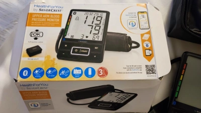 Upper arm blood pressure monitor